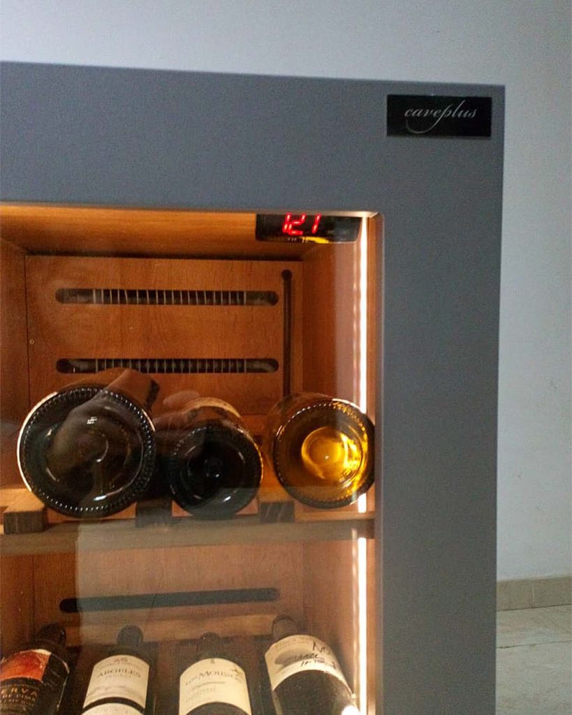 Vinoteca a medida para vivienda particular en cocina - Comprar ...